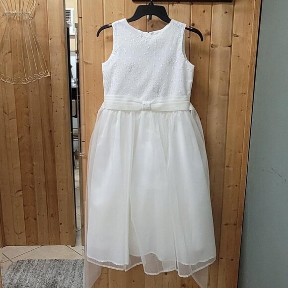 Tip Top Kids Other - Elegant White Lace and Tulle Dress with Bow - Size 12
